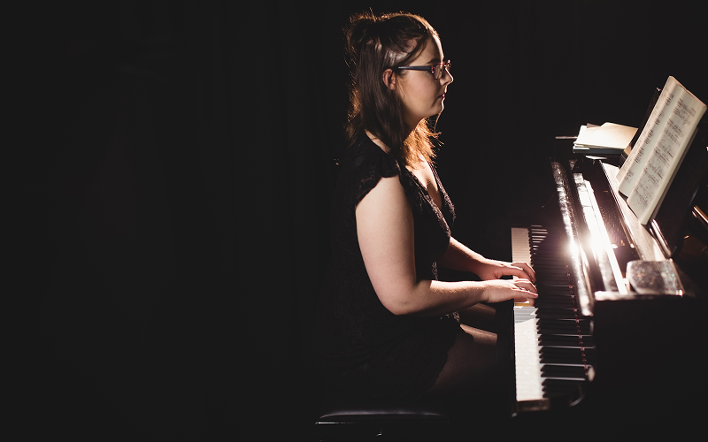 A performer in a piano recital